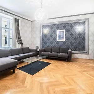 Carlton Apartment