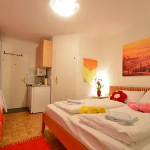 Ajo Siemens - Contactless Check-in Apartment