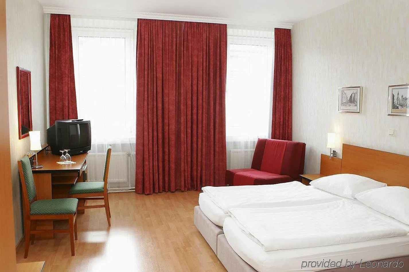 Florum Hotel Vienna 4*,